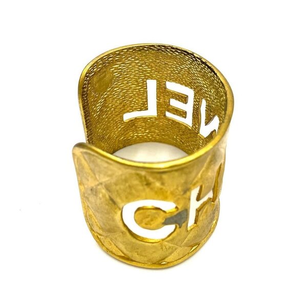 Authentic CHANEL CC Logo Cut Out Vintage Bracelet Cuff Bangle Gold Quilted Wide - Picture 7 of 7